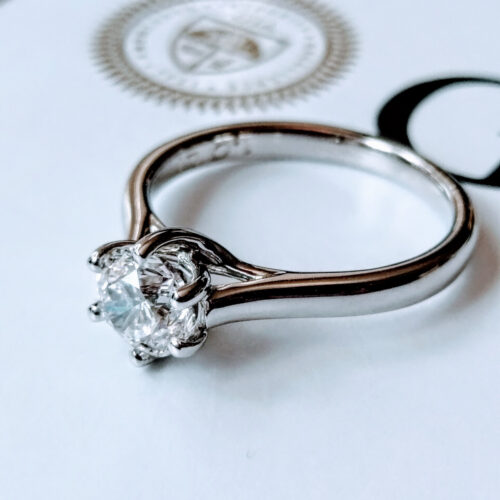 inel de logodna aur alb 18k model solitaire cu diamant natural GIA