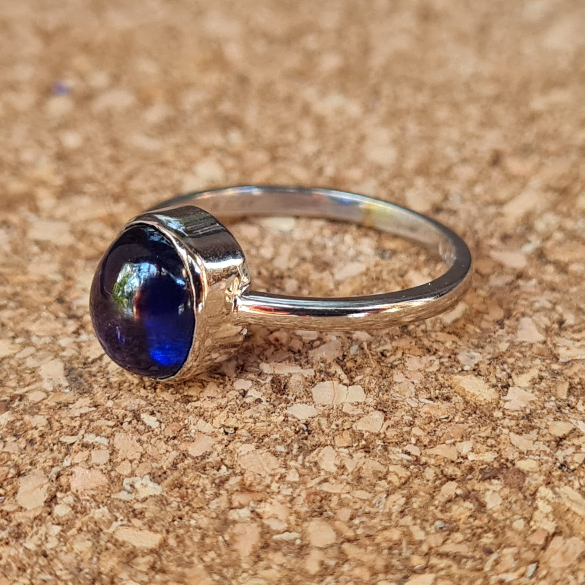 aed safir cabochon